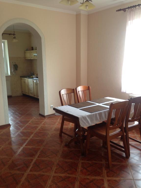 Panorama Townhouse Appartement Polyana  Buitenkant foto
