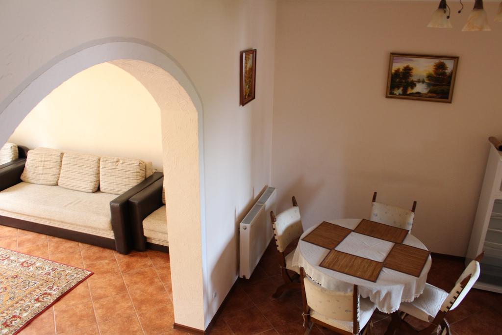 Panorama Townhouse Appartement Polyana  Buitenkant foto
